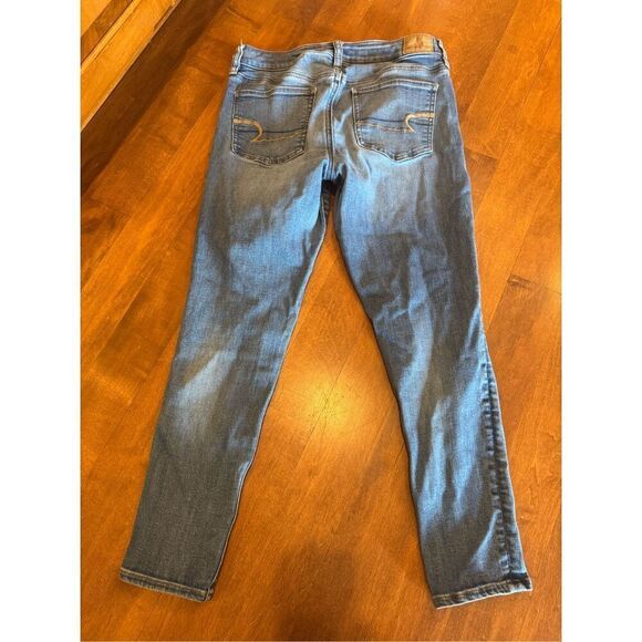 Woman’s American Eagle nexxt level stretch jeans size 8 short - Picture 4 of 5